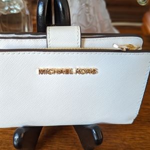Michael kors jet set travel wallet
